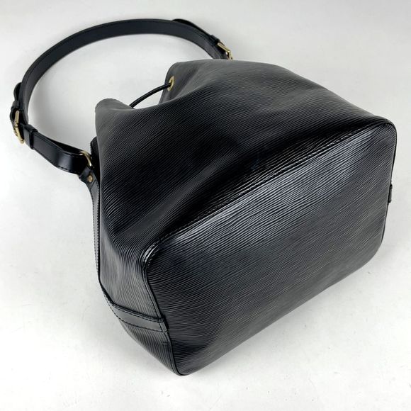 Louis Vuitton Petit Noe Shawl Drawstring Epi Noir Black Shoulder Bag - Picture 2 of 6
